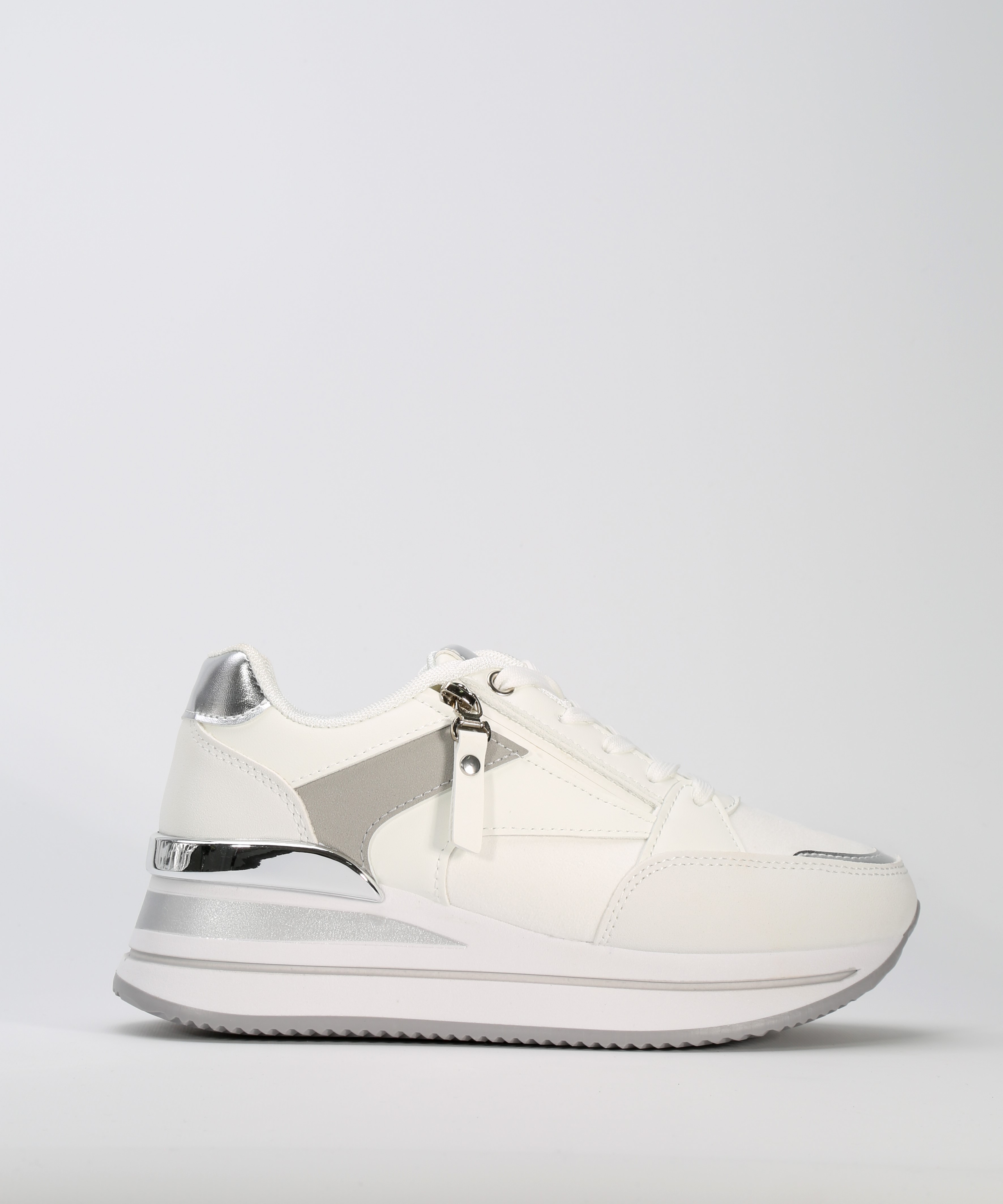 Sabrinas desportivas com fecho